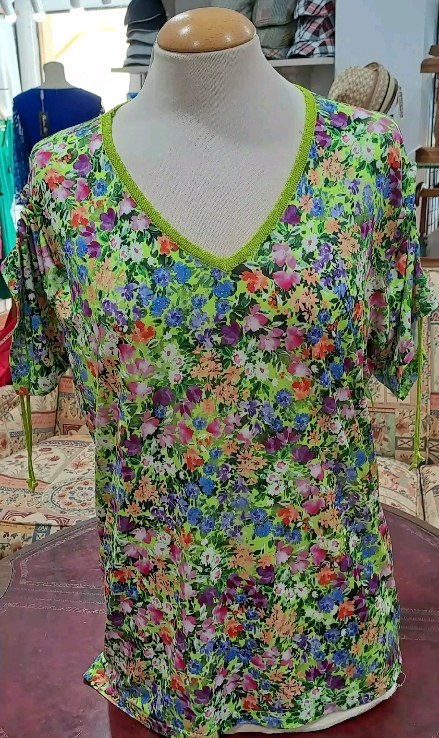 blusa de chica con flores